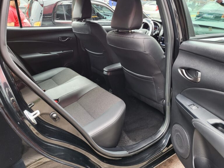 yaris preto 10