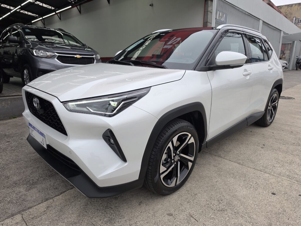 yaris cross 1