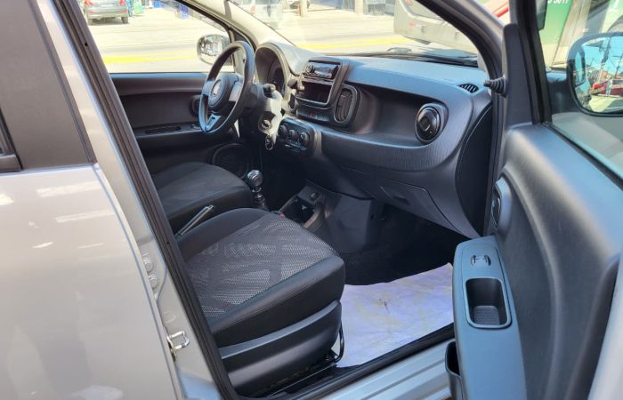 mobi porta aberta passageiro frente