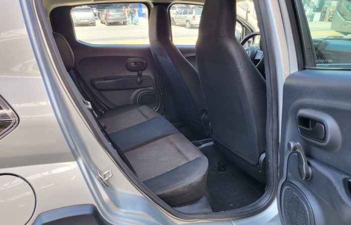 mobi porta aberta traseira passageiro