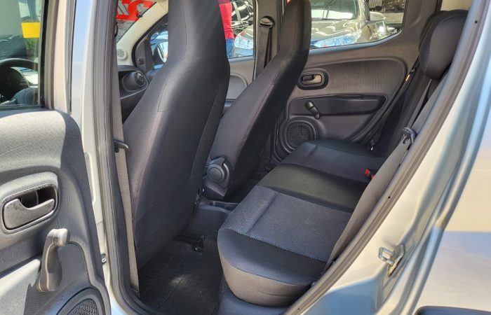 mobi porta aberta traseiro motorista