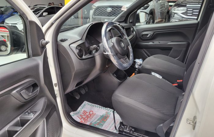 strada branca porta aberta motorista