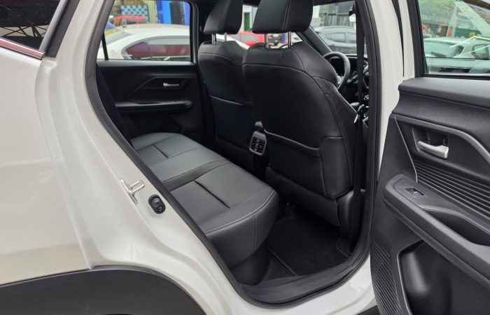 yaris cross 13